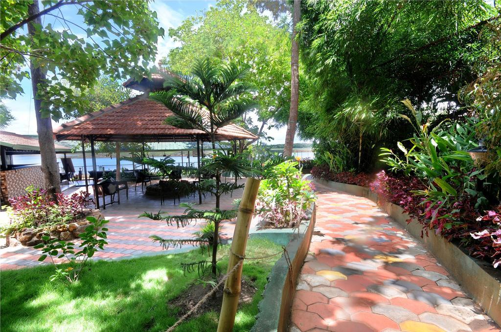 Coorg Jungle Camp Resort Suntikoppa エクステリア 写真